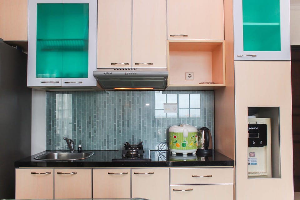 Room | Private kitchen | Fridge, stovetop, cookware/dishes/utensils