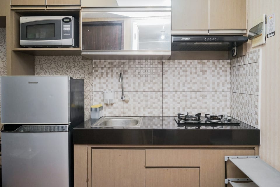 Room | Private kitchen | Fridge, microwave, stovetop, electric kettle