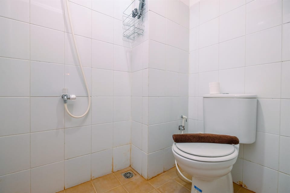 Room | Bathroom | Shower, free toiletries, towels