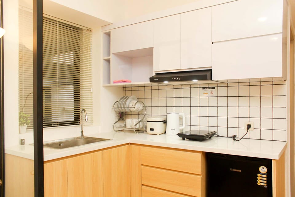 Room | Private kitchen | Fridge, stovetop, electric kettle, cookware/dishes/utensils
