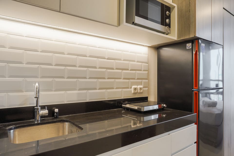 Room | Private kitchen | Fridge, stovetop, cookware/dishes/utensils