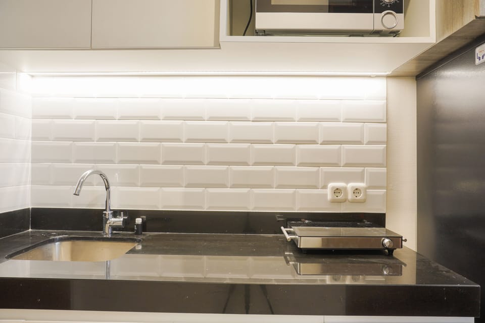 Room | Private kitchen | Fridge, stovetop, cookware/dishes/utensils
