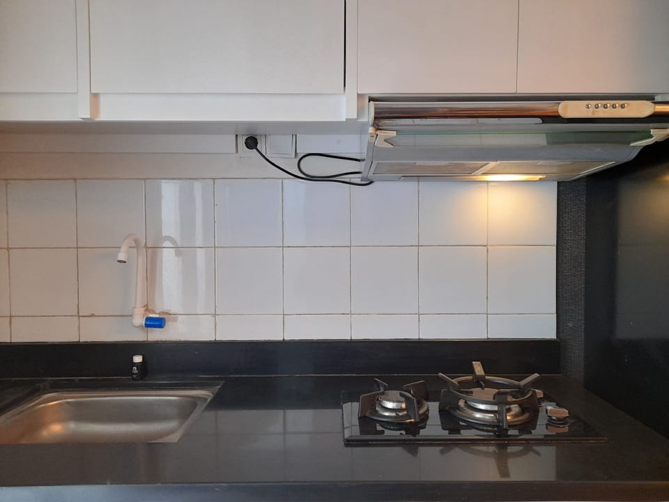 Room | Private kitchen | Fridge, stovetop, cookware/dishes/utensils