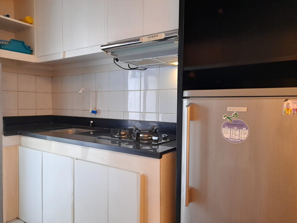 Room | Private kitchen | Fridge, stovetop, cookware/dishes/utensils