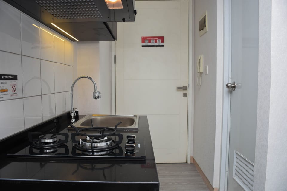 Room | Private kitchen | Fridge, stovetop, cookware/dishes/utensils