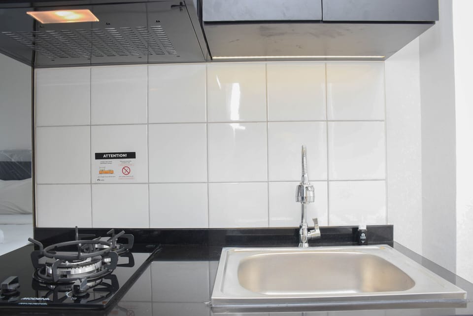 Room | Private kitchen | Fridge, stovetop, cookware/dishes/utensils