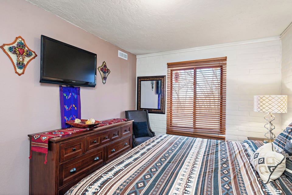 Primary Bedroom with 1 King Bed