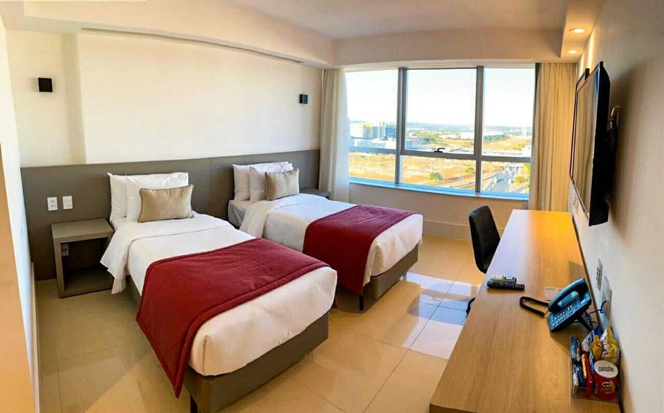 Executive Room, 2 Twin Beds, Non Smoking | Minibar, blackout drapes, bed sheets