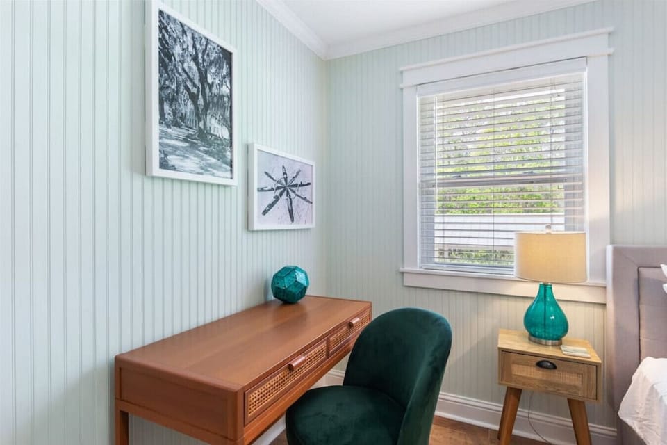Blue Sky Cottage- Desk