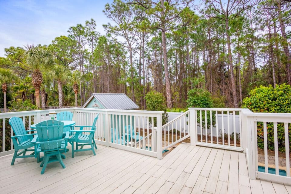 outdoor deck for sunning and dining