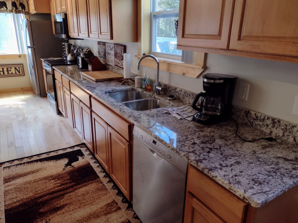 Kitchen all new with granite counter tops 