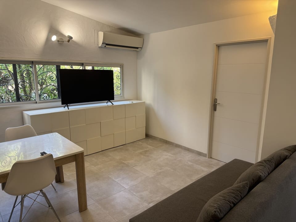 Superior Suite, Ensuite, Garden View (Suite Familiale Quadruple) | Lounge