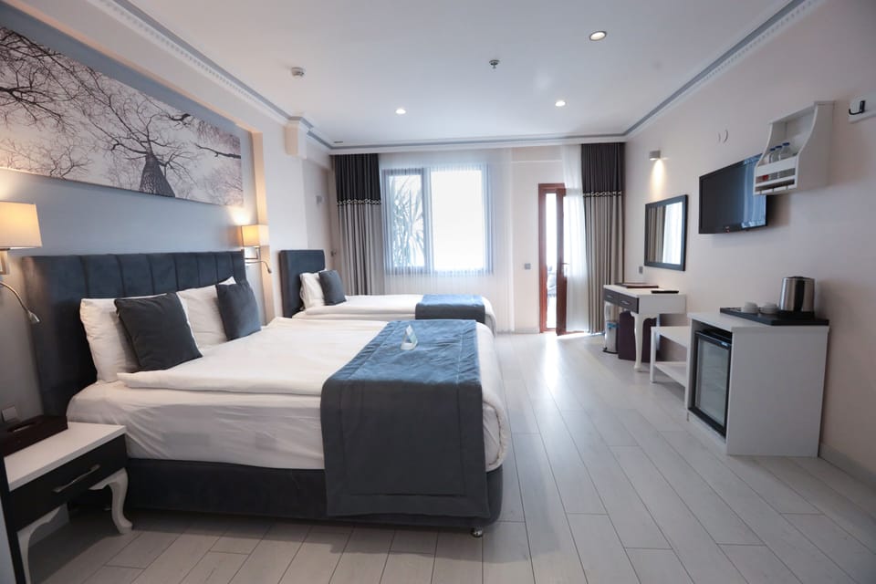 Superior Suite | Living area | LED TV