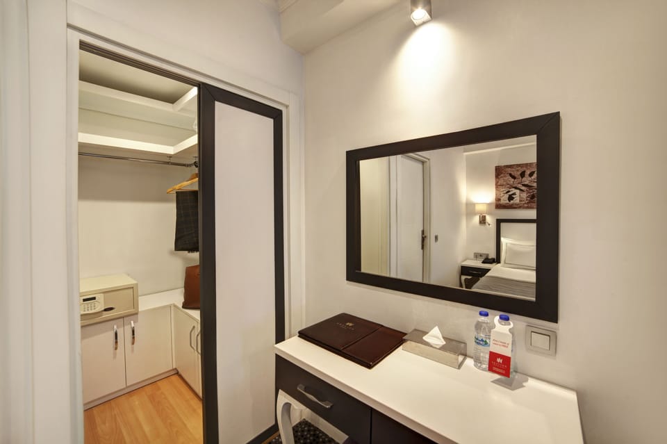 Family Suite | Premium bedding, minibar, in-room safe, individually decorated