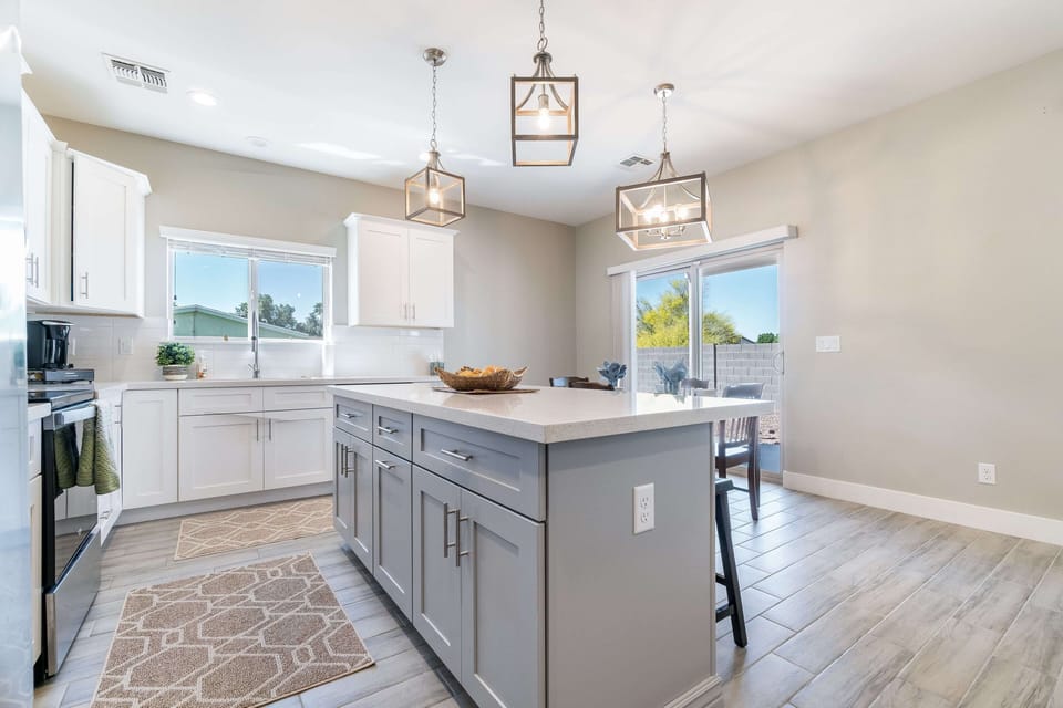 Kitchen & Island