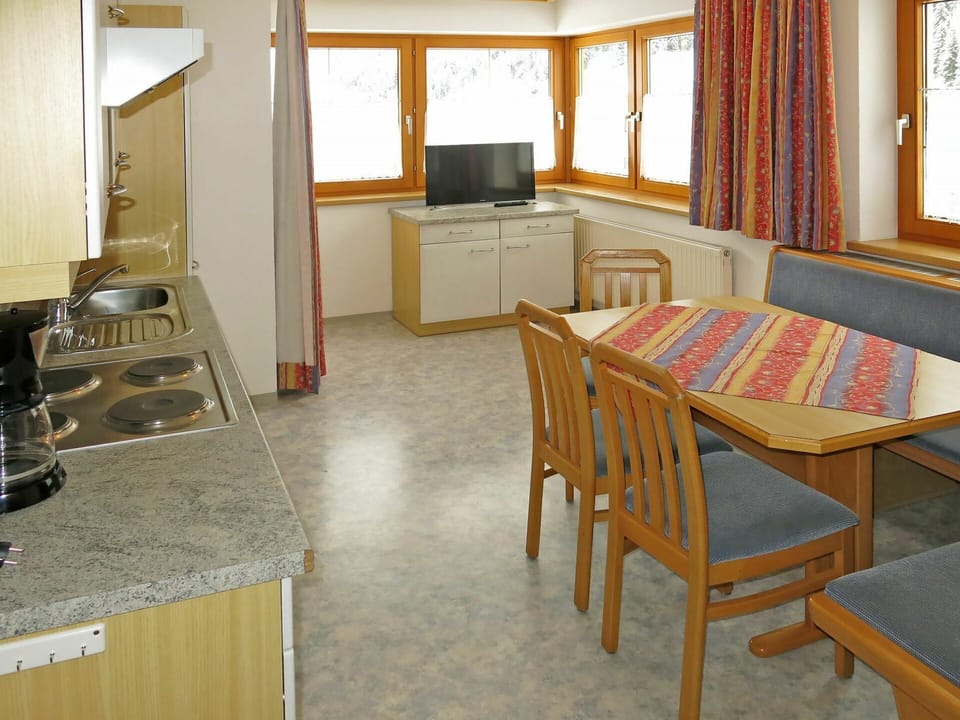 Table, Cabinetry, Furniture, Property, Window, Wood, Interior Design, Drawer, Flooring, Floor