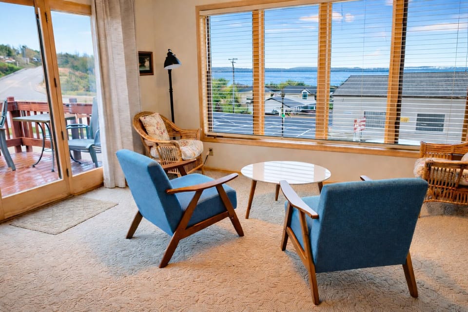 Start your day with coffee and panoramic Lake Superior views in a cozy spot.