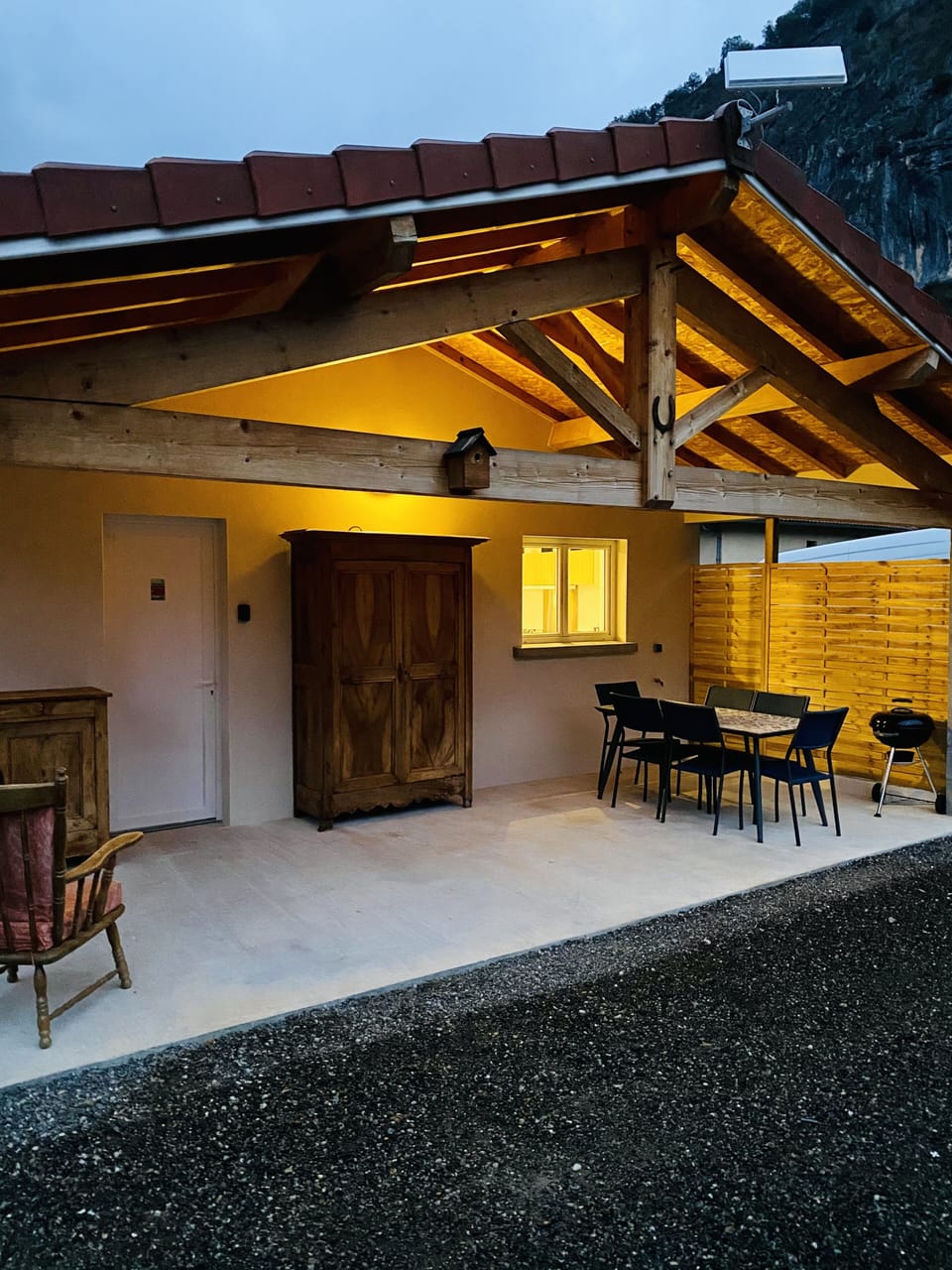 Outdoor dining