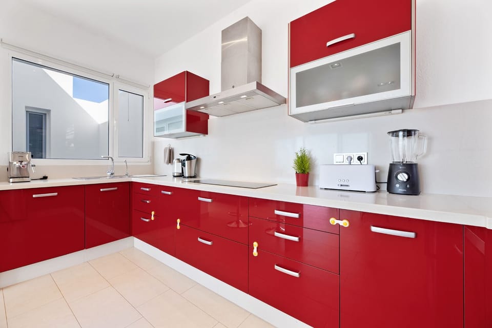 kitchen fully equiped