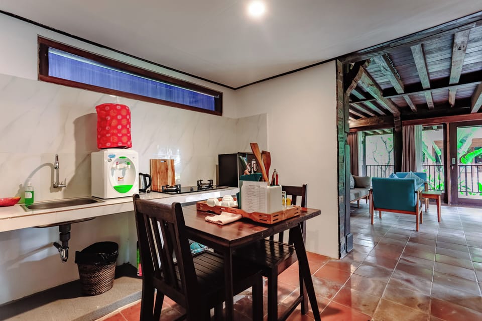 Family Room, 2 Bedrooms | Private kitchen | Coffee/tea maker, electric kettle