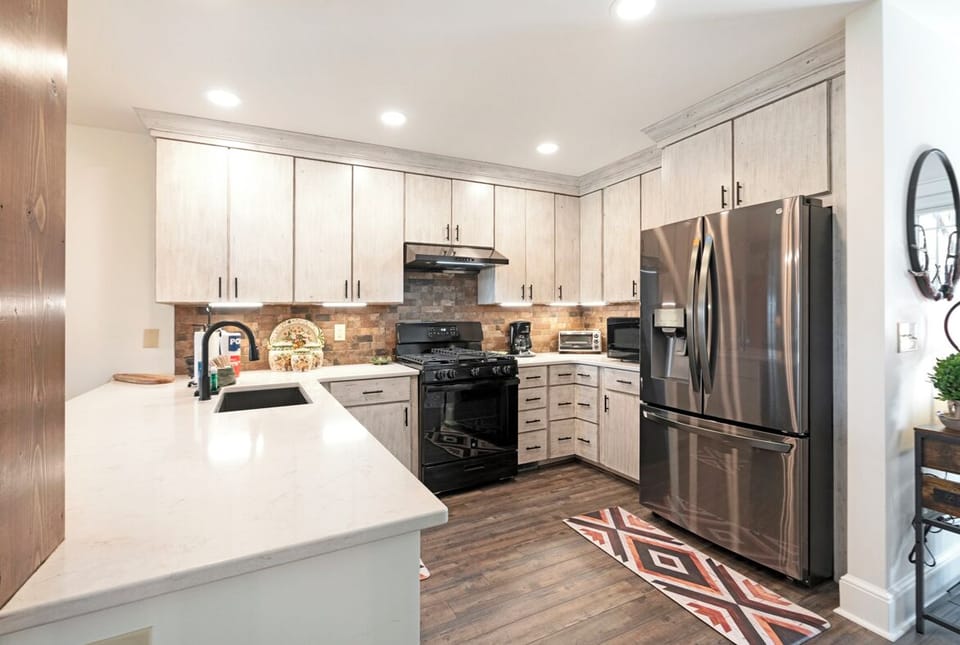 Kitchen--- Modern and Inviting