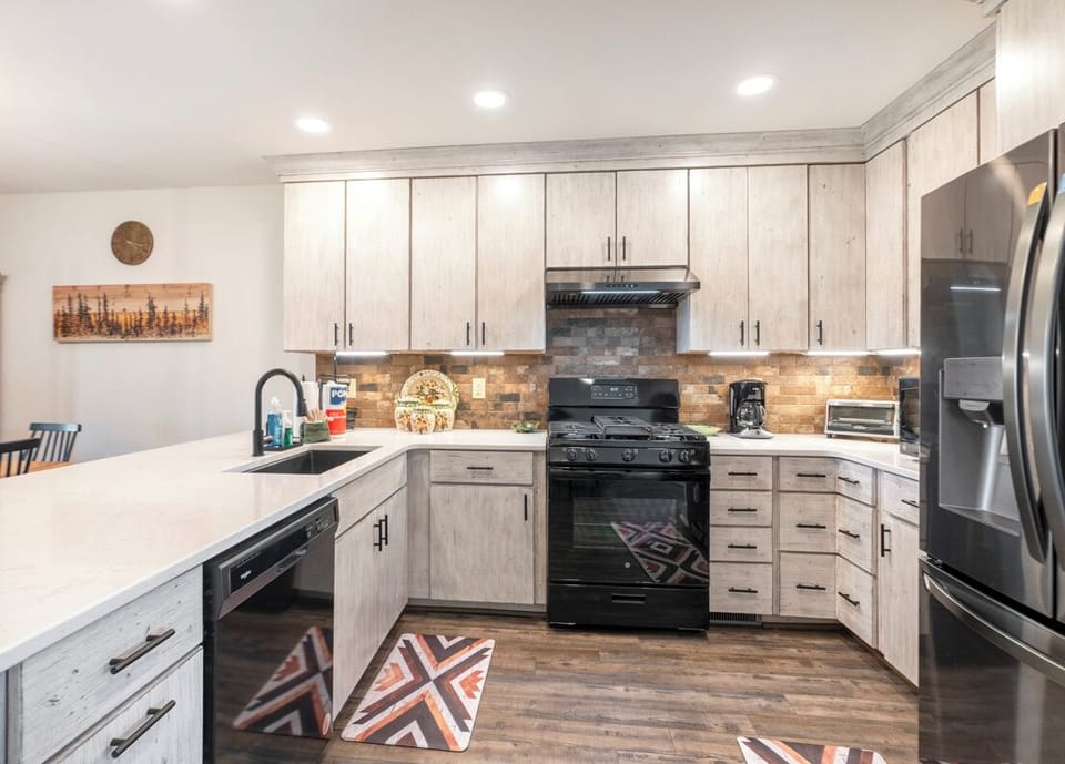 Kitchen--- Upgraded 2024