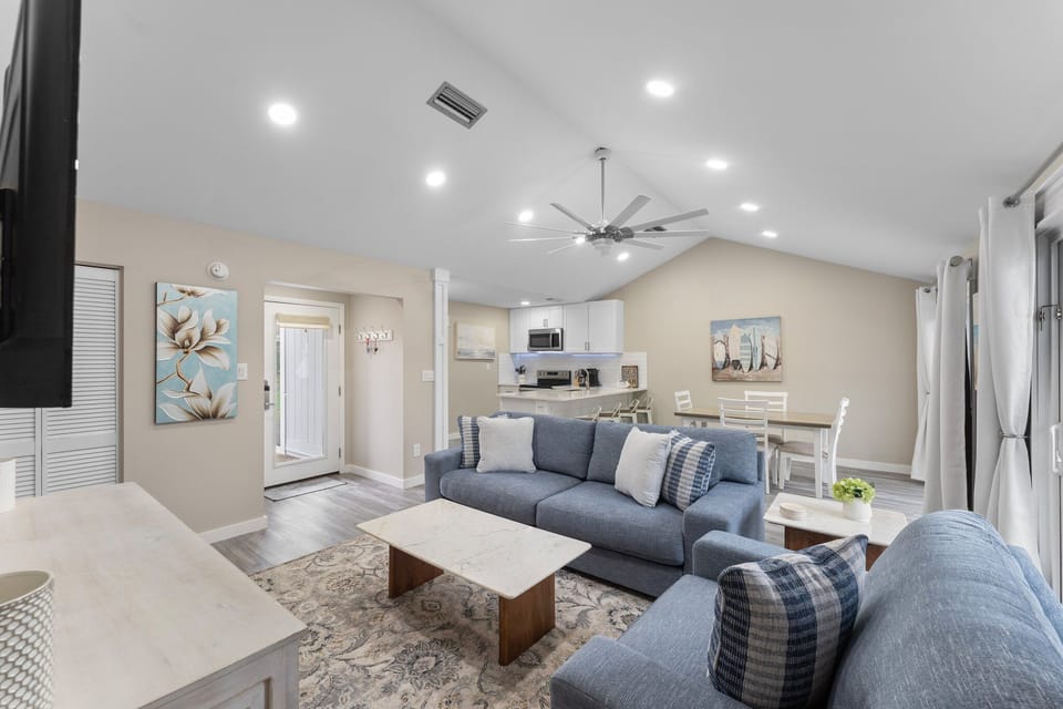 Bright & Refreshing Space