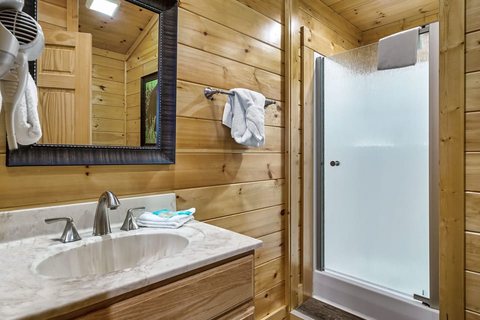 The ensuite bath for the wild horse room.