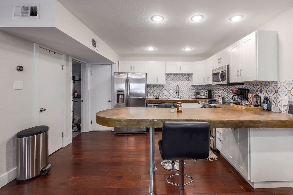 Fully equipped and stocked kitchen.