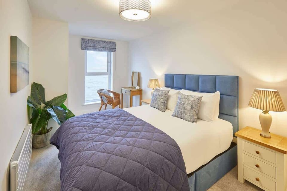 3 Queens Court, Whitley Bay - Host & Stay