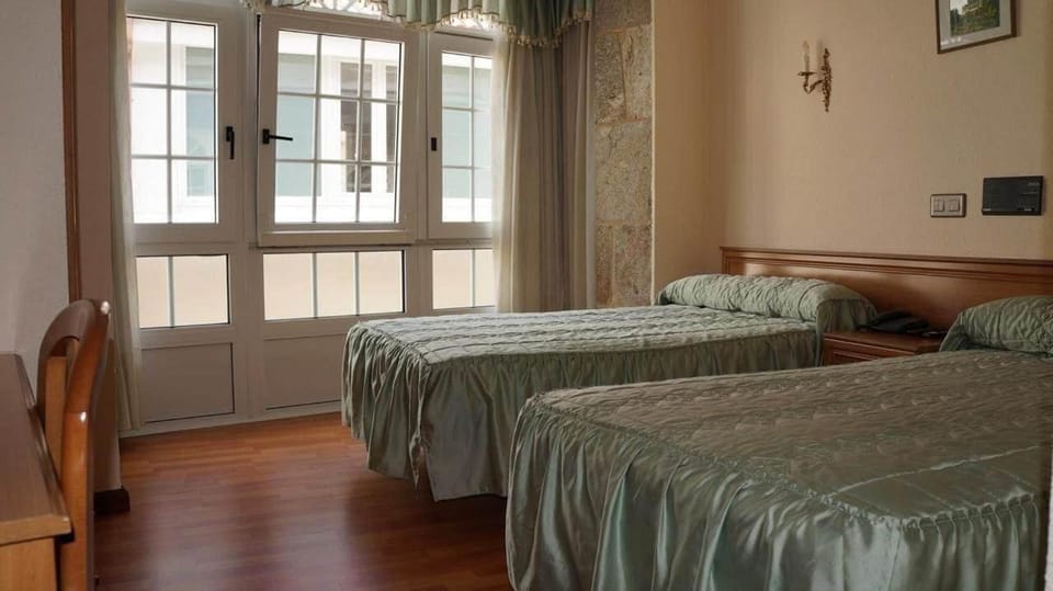 WiFi (free), bed sheets