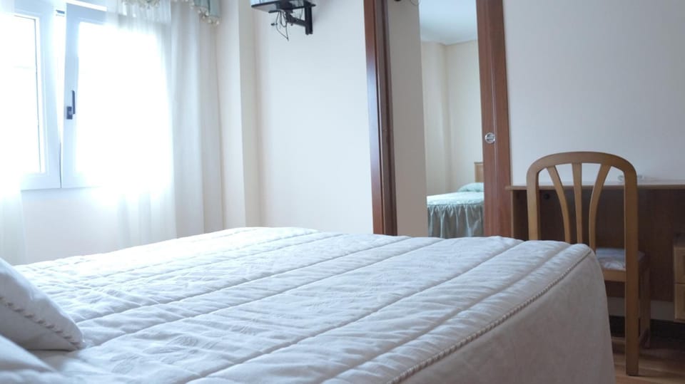 WiFi (free), bed sheets
