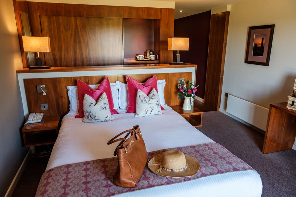 Course Facing Double | Desk, laptop workspace, free WiFi, bed sheets