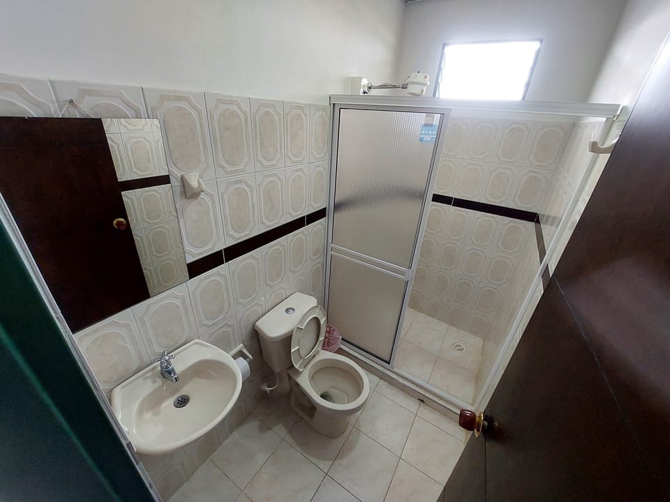 Family Room | Bathroom | Towels, soap, toilet paper
