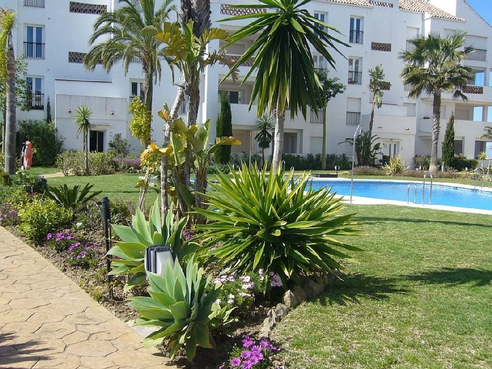 gardens & pool