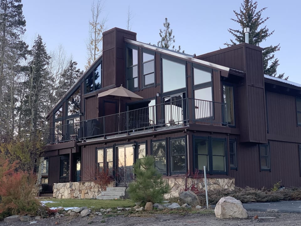 Directly on Lake with unobstructed panoramic view!