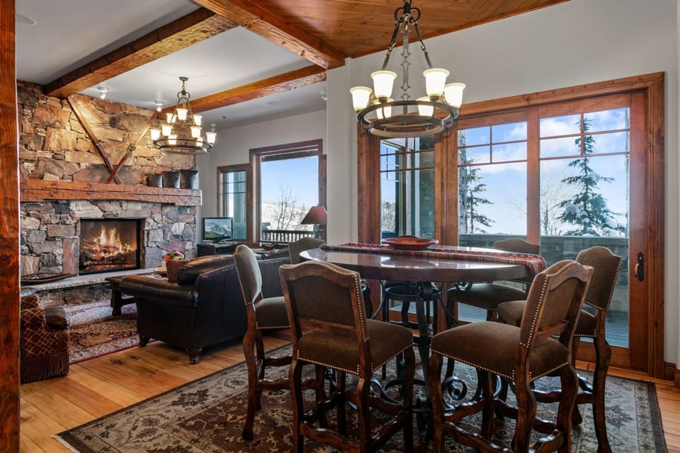 Dining Room, Dining Table, Table, Indoors, Furniture