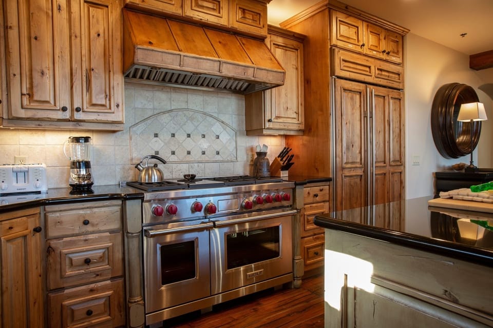 Room, Indoors, Kitchen, Furniture, Hardwood