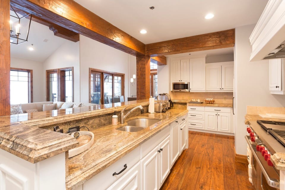 Flooring, Hardwood, Indoors, Room, Kitchen