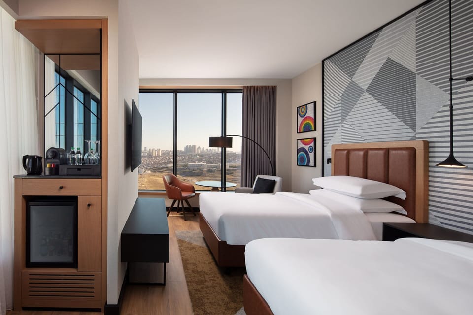 Minibar, in-room safe, desk, iron/ironing board