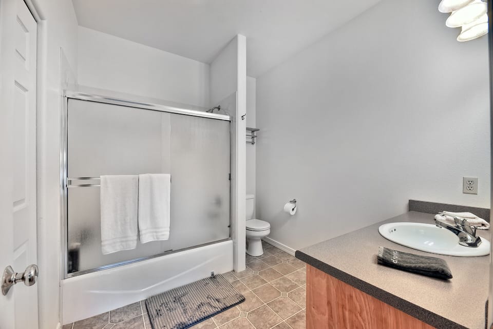 Bathroom in Large Bedroom