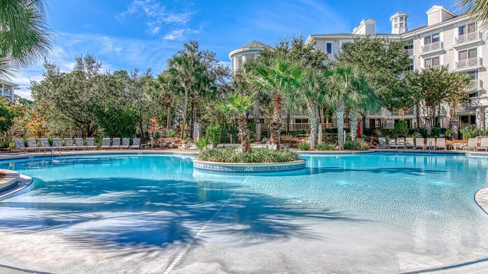 Grand Pool