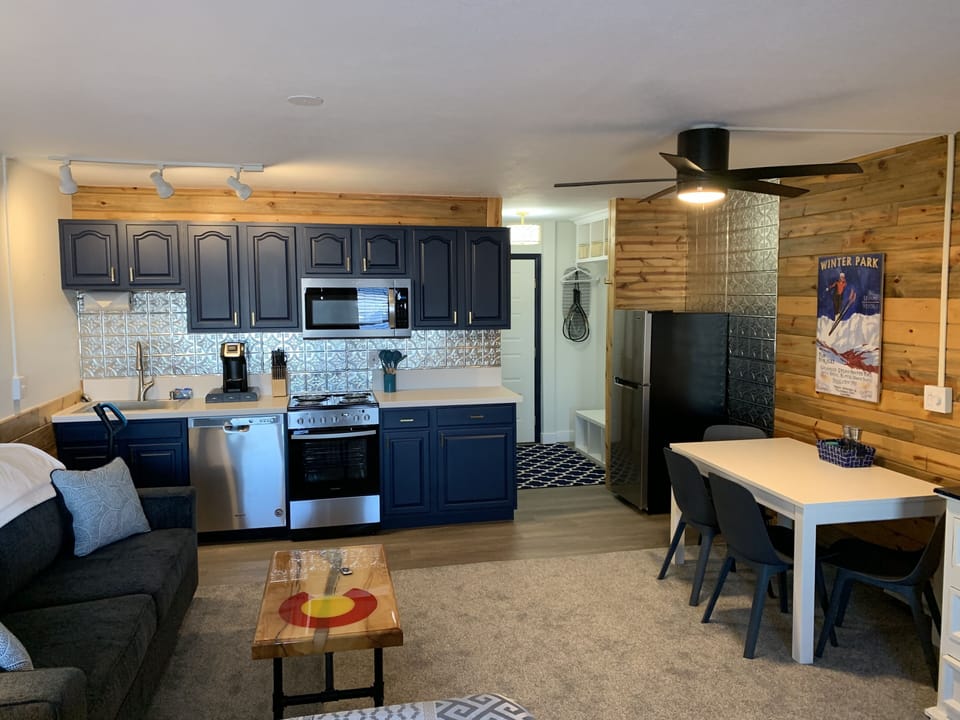 Spacious studio condo with full kitchen