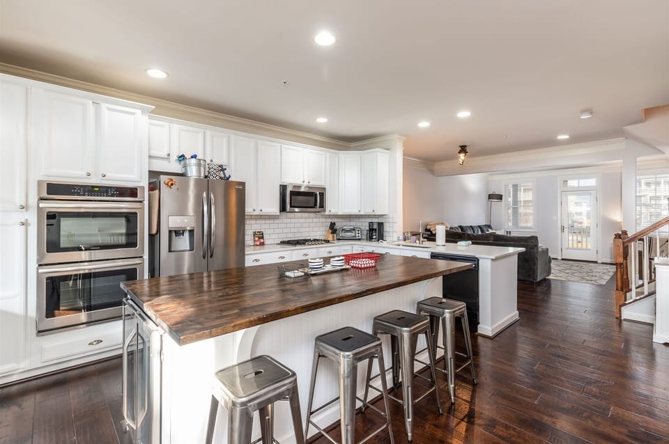 Sunset Island 13 Fountain Drive W Kitchen Area