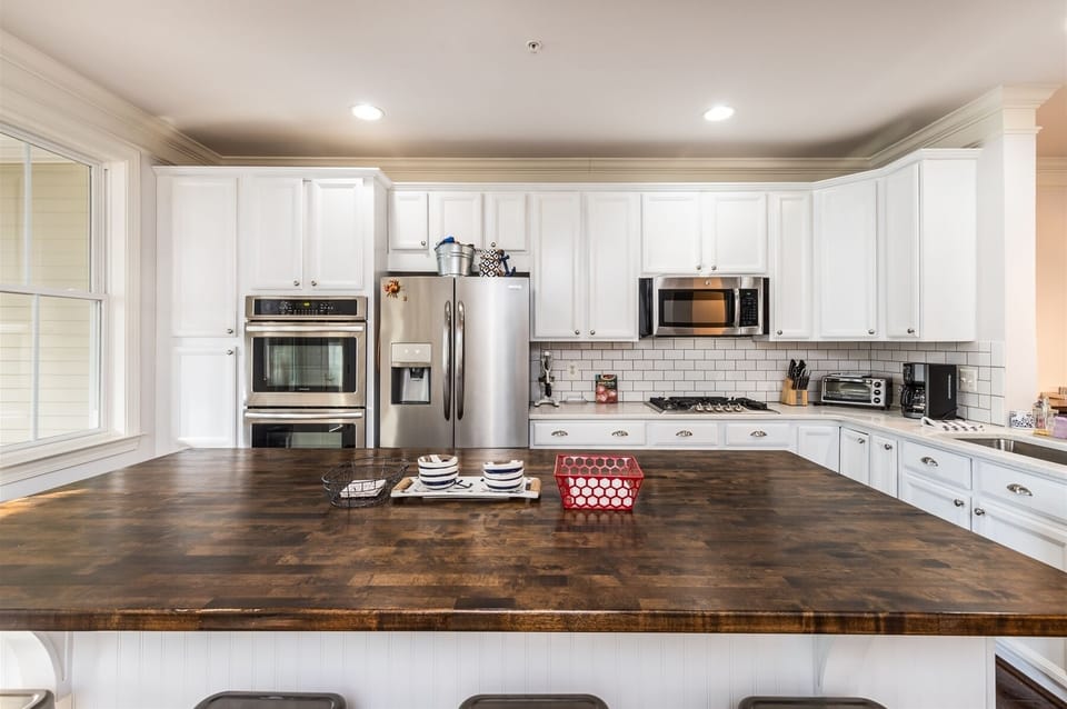 Sunset Island 13 Fountain Drive W Kitchen Area