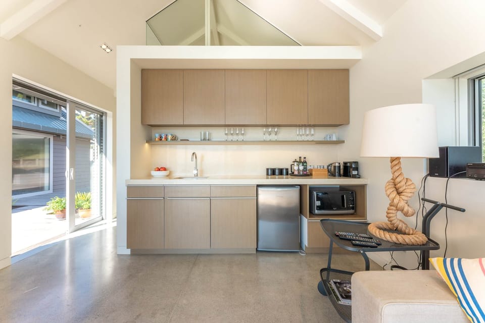 kitchenette 