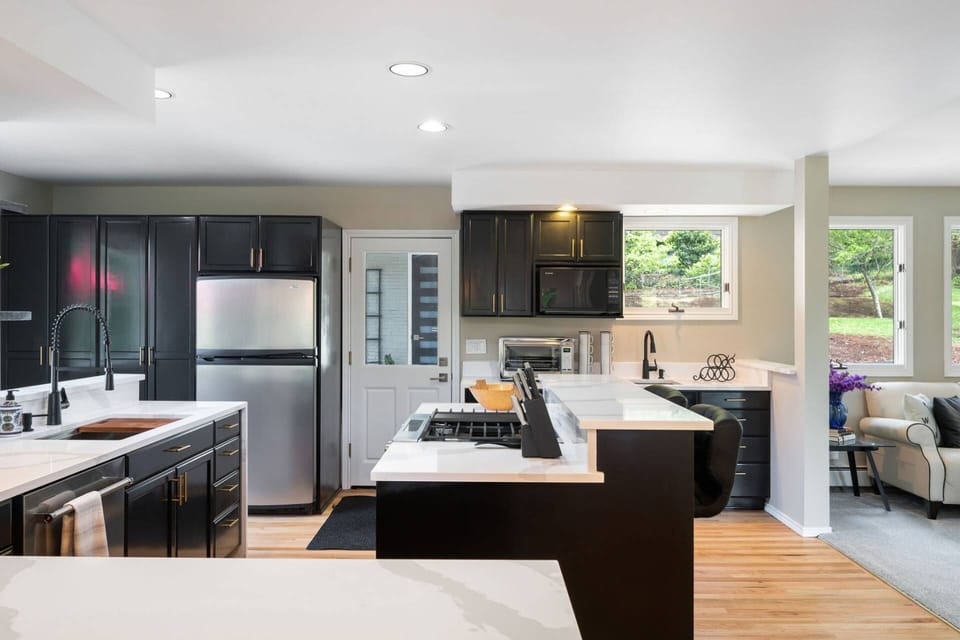 Large multi-cook kitchen