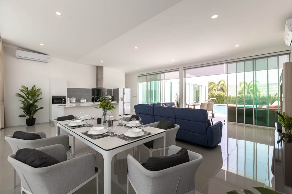Family Villa | Living area | TV