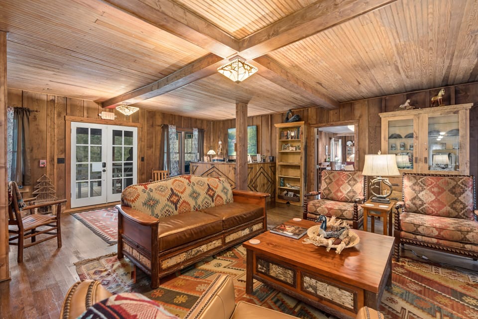 Glen Choga Lodge Bed and Breakfast in Nantahala Lake