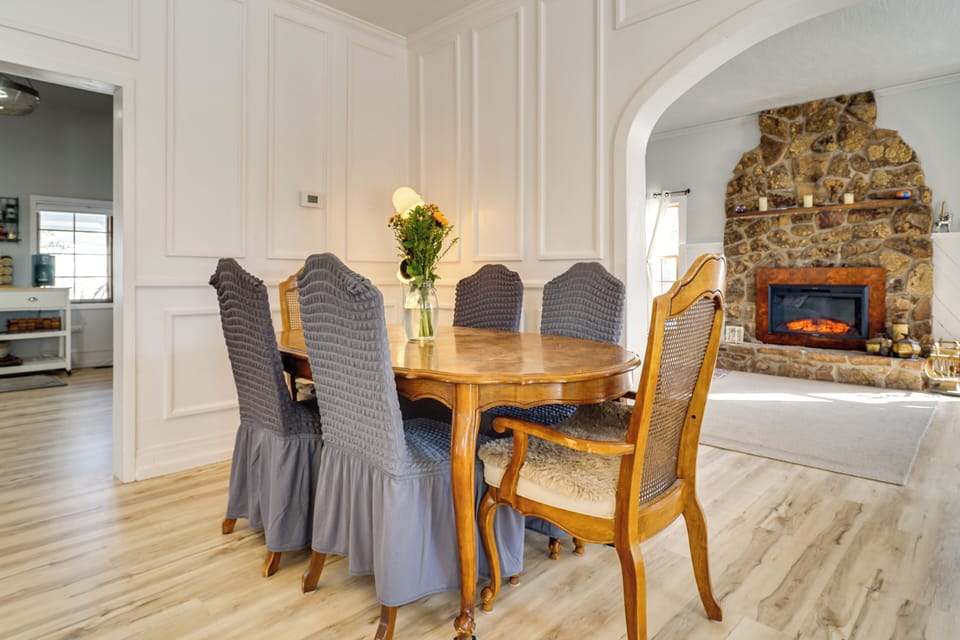 Dining Room | Dishware/Flatware Provided